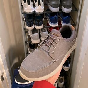 Men’s NWOT Sketchers Elent shoes size 10